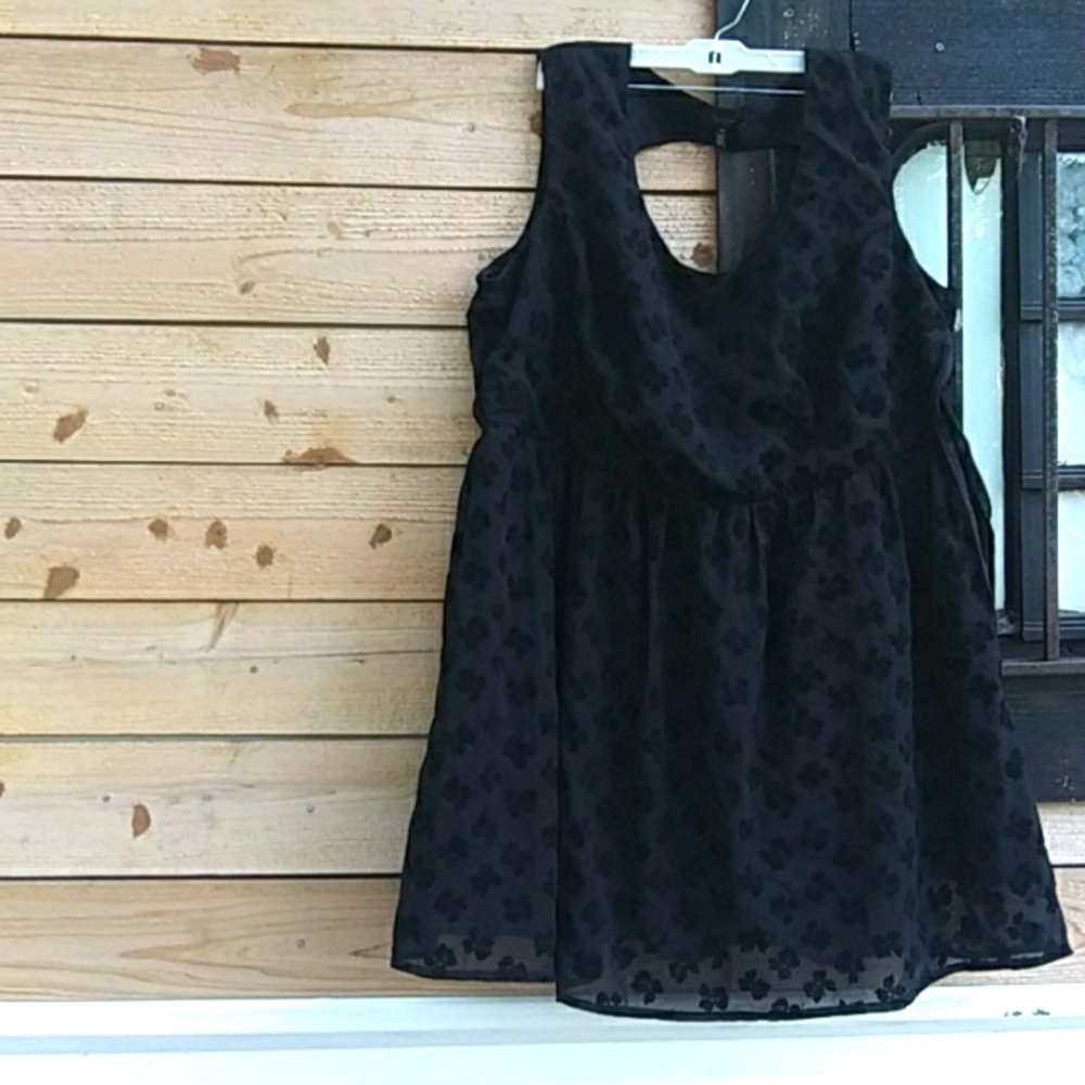 Jessica Simpson party dress